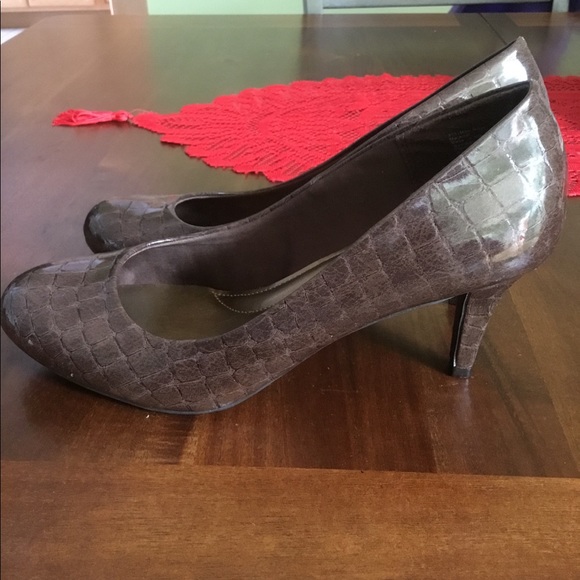 NWOT Comfort Plus brown heel shoes Size 11 - Picture 3 of 5